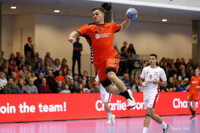 Heren handballers Nederland schuiven Polen B opzij